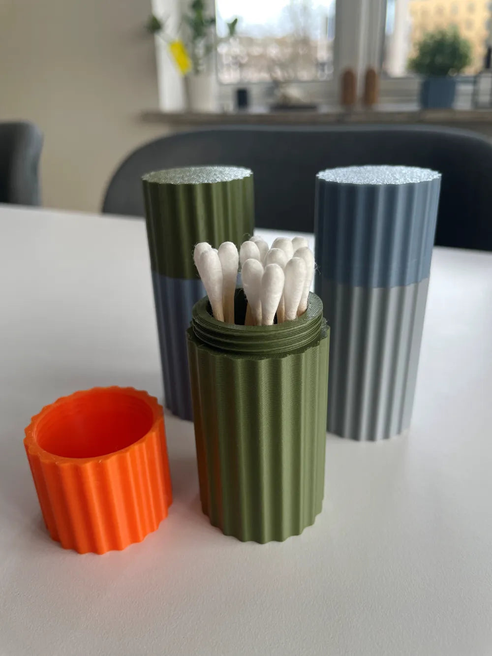 3D Baskı Vidalı Silindir Saklama Kutusu — Kulak Çubuğu, Kürdan & Aksesuar